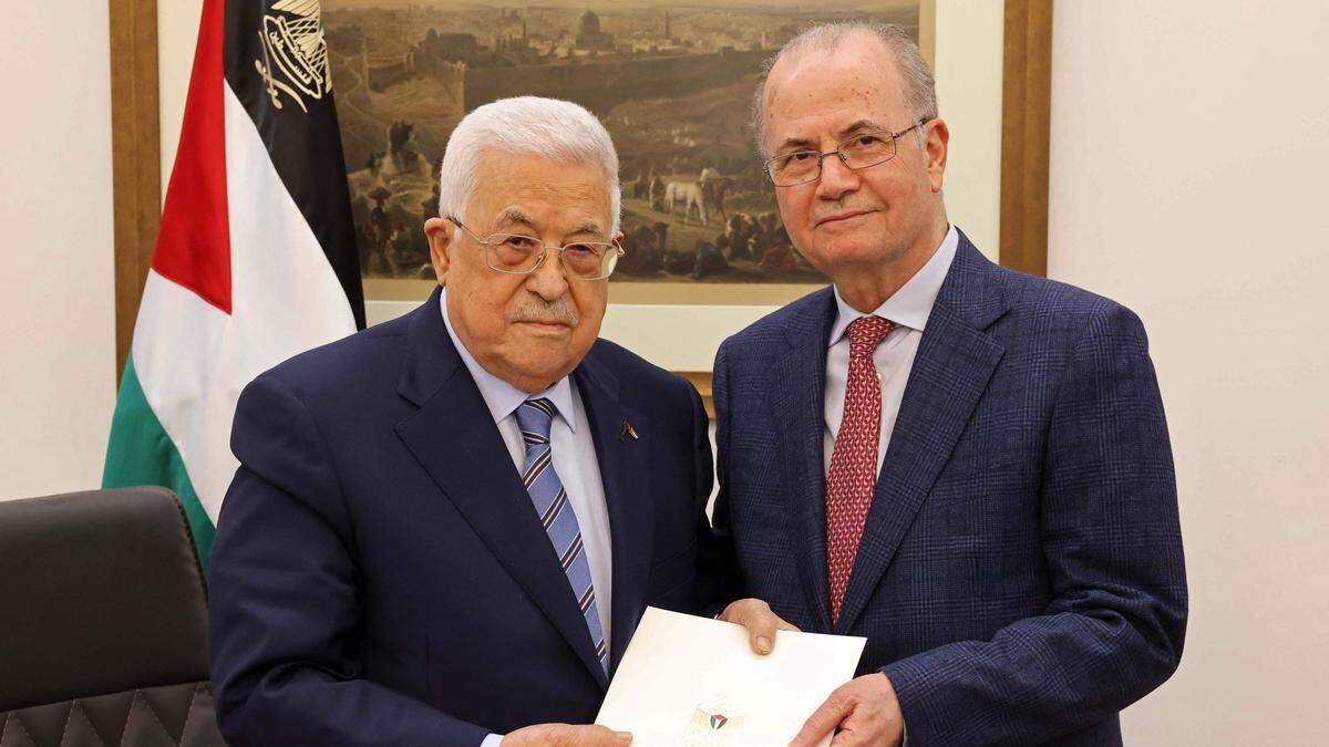 Der Präsident Palästinas Mahmud Abbas (links) und der neue Premierminister Mohammad Mustafa