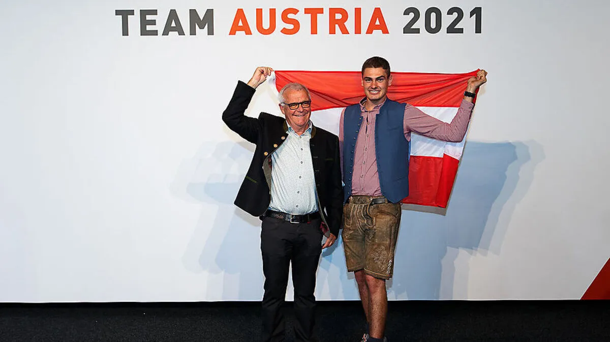 Alpe-Chef Johann Almer mit Alexander Peinhopf
