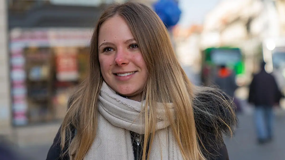 gemacht am 04.02.2022, gemacht von Christof Hütter Fotografie, in Graz, Straßenumfrage, Weltfrauentag, Kleine Zeitung