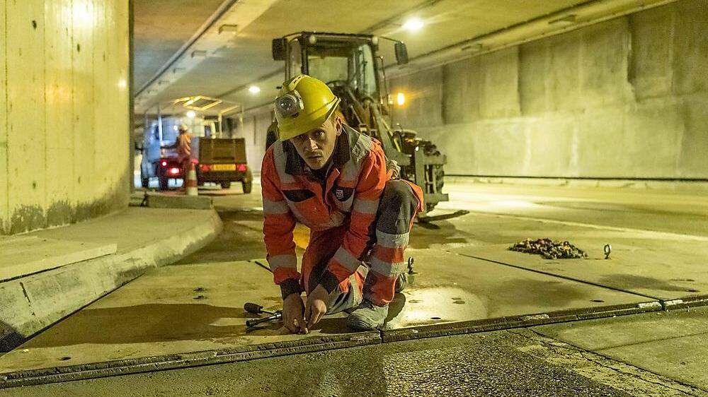 Da der Plabutschtunnel bei laufendem Tagesbetrieb in der Nacht saniert wurde, musste seit Ende 2017 rund 1000 Mal der Verkehr umgeleitet bzw. der Tunnel gesperrt werden