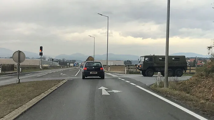 Die Ein- und Ausfahrten bei Albersdorf gehören nach Ansicht der Leser entschärft.
