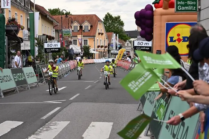 Bild zeigt (vl):                            ©pixelmaker.at