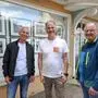 Die beiden Fotografen Johann Gaug und Reinhold Schrank gemeinsam mit dem ehemaligen Donolo-Geschäftsführer Walter Donolo (Mitte)