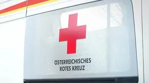 Ein Auto des Roten Kreuzes