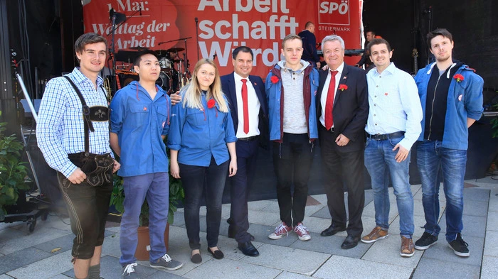 SPÖ-Chef und Landeshauptmann-Stellvertreter Michael Schickhofer (4. v. l.) war Ehrengast bei den Maifeiern in Leoben (Montag Vormittag) und Trofaiach (Montag Nachmittag. Begleitet wurde er von Landesrat Anton Lang, der als Leobener ein Heimspiel hatte.