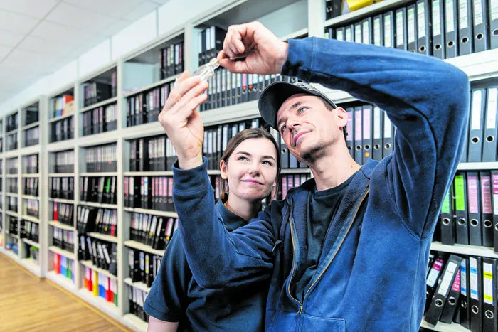 Fasziniert vom Werkstoff Glas: Stoelzle bildet seine Arbeitskräfte selber aus