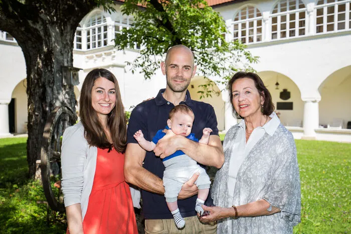 Drei Generationen Auersperg: Marielies (rechts) mit Sohn Christoph, Schwiegertochter Eva und Enkel Matheo