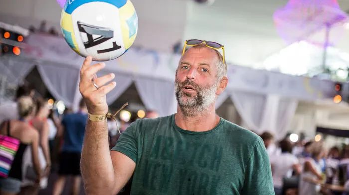 Das Beach-Fieber ist auch bei Prominenten aus Sport, Wirtschaft und Politik ausgebrochen. Auch Ex-Tennis-Profi und French-Open-Sieger Thomas Muster schaute vorbei, wie auch ...