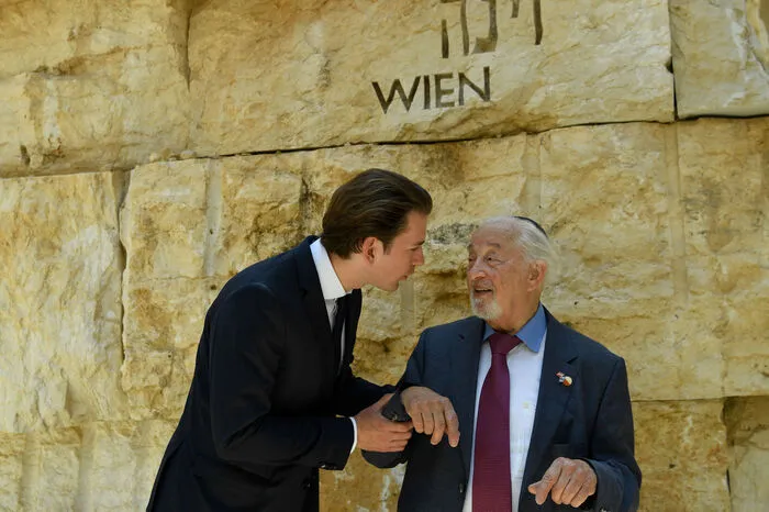 Der israelische Boykott von FPÖ-Ministern wirft einen Schatten auf sie. Am Sonntag stand der Besuch der Holocaust-Gedenkstätte Yad Vashem auf dem Programm.