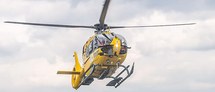 Mit dem Rettungshubschrauber C12 wurde der Verletzte ins LKH-Uniklinikum Graz geflogen