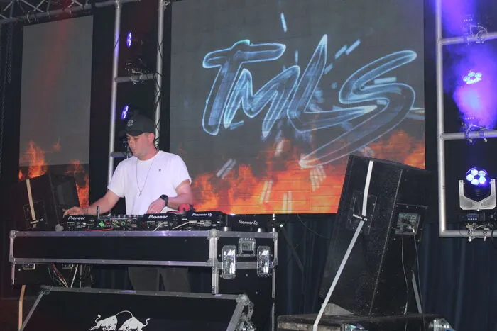 Die DJs sorgten für Partystimmung im Kuss.