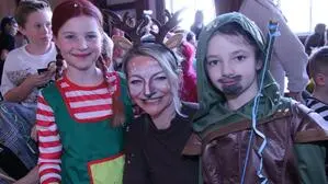 Lustige Masken sorgen für gute Stimmung