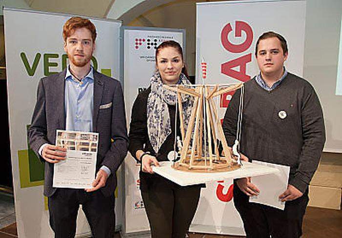 Leonie Rauscher, Timm-Niklas Bauer und Martin Steiner erhielten den Anerkennungspreis