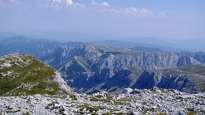 Beim Wandern verletzte sich ein Mann schwer
