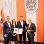 Überreichung in Wien: Eugen Roth, Theresia Steiner, Philipp Gady, Martin Kocher