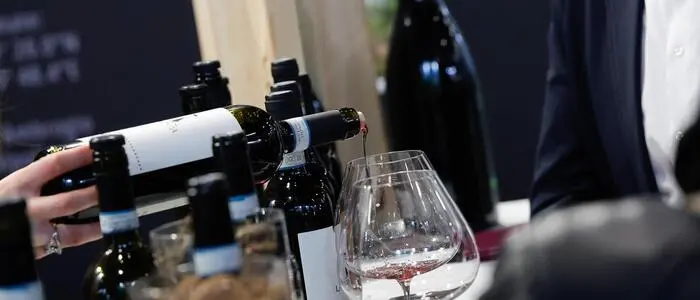Rotweinverkostung bei der 58. Vinitaly-Messe in Verona | Italienische Winzer kämpfen mit Preisrückgängen