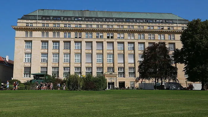Der Park vor der Nationalbank