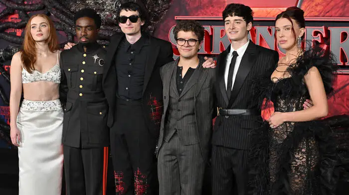 Die „Stranger Things“-Protagonisten von links: Sadie Sink, Caleb McLaughlin, Finn Wolfhard, Gaten Matarazzo, Noah Schnapp und Millie Bobby Brown 