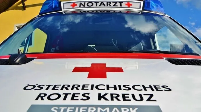 Der Arbeiter wurde mit schweren Verbrennungen ins Spital gebracht