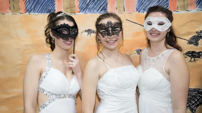 Die Maturantinnen und Maturanten feierten im Volksheim Köflach unter dem Motto "Carnevale di Venezia – Heute nehmen wir die Masken ab" ihre Nacht der Nächte.  