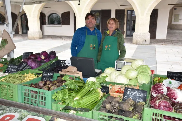 Die Gemüsebauern Melitta und Andreas Petrasko vom Bio-Platzerl in Gallizien regten für den Biomarkt auch Konsumationsmöglichkeiten an