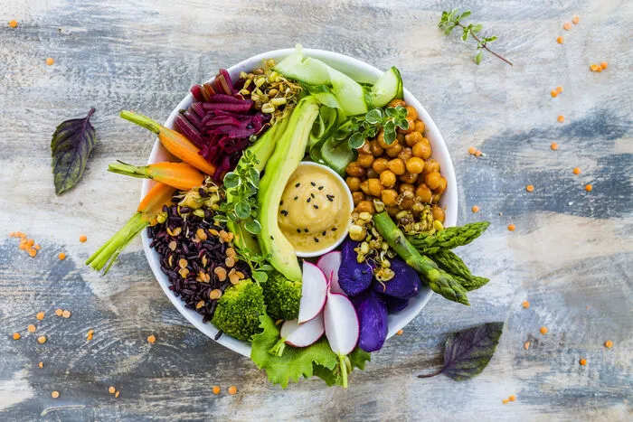 Gesunder Genuss, der „Abschied vom funktionalen Gesundheitsverständnis“, liegt im Trend wie Expertin hanni Rützler sagt. Gesunde Snacks und Mahlzeiten „dürfennicht mehr nach Diät schmecken“.