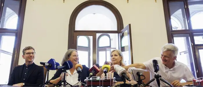 Die Präsentation der zweiten Stadtregierung unter Bürgermeisterin Elke Kahr (KPÖ) – mit Vizebürgermeisterin Judith Schwentner, Robert Krotzer (links) und Manfred Eber (beide KPÖ)