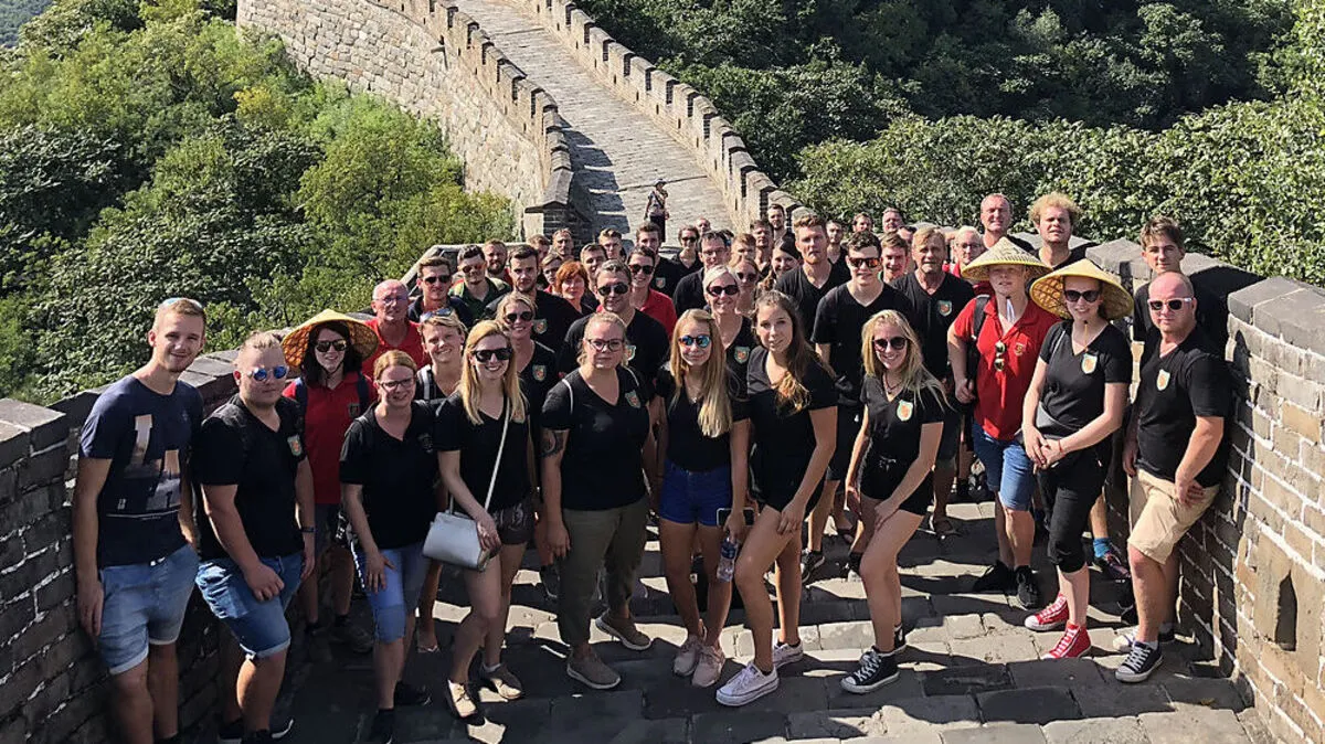 Die Musiker aus Ottendorf spielten mit anderen Gruppen auf der chinesischen Mauer auf