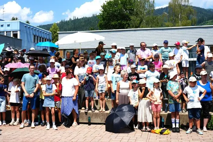 Die Schüler der beiden Volksschulen brachten wunderbare Darbietungen.