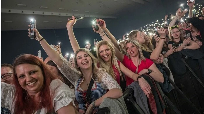 Beste Stimmung unter den 4500 Besuchern und...