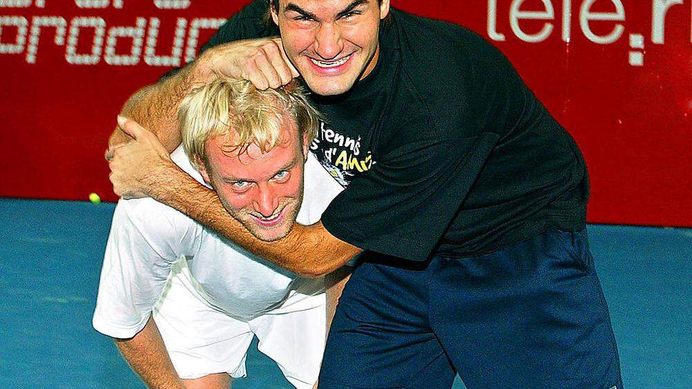 Als Roger Federer Stefan Koubek in den Schwitzkasten nahm...