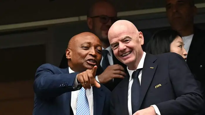 CAF-Präsident Patrice Motsepe stellte sich hinter Gianni Infantino 