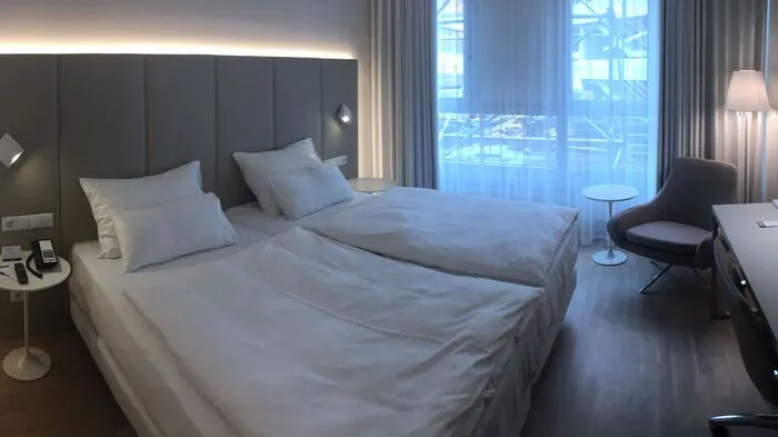157 Zimmer zwischen 21 und 30 Quadratmeter Größe. Das Hotel Garni im Grazer Zentrum ist auf den Städte- und Businesstouristen zugeschnitten. Klicken Sie sich durch die ersten Eindrucke des NH Hotels...