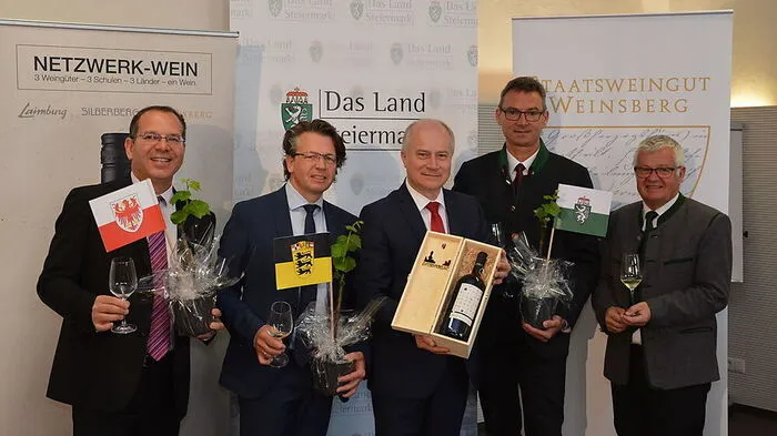 Günther Pertoll (Laimburg), Dieter Blankenhorn (Weinsberg), Landesrat Hans Seitinger, Oenologe Reinhold Holler, Anton Gumpl (LFS Silberberg)