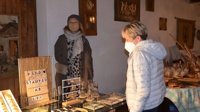 Schöner Schmuck wohin man schaut.