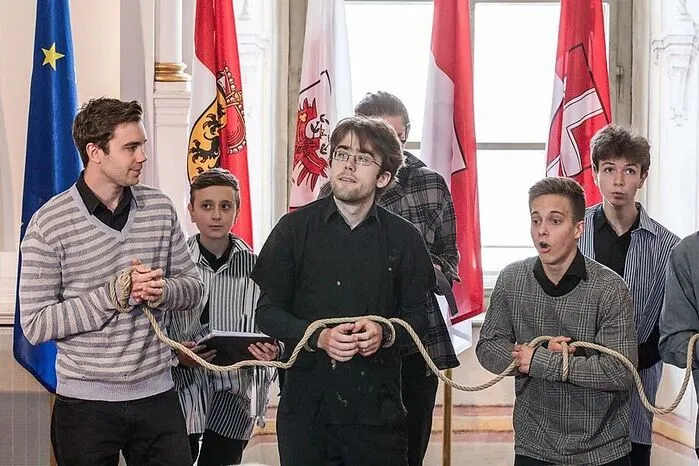 Mitglieder des hib.art.chor mit dem "Gefangenenchor" aus Fidelio