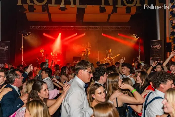 Bis tief in die Nacht feierten die Ballgäste mit der Band Smash Time und DJ Graszias.