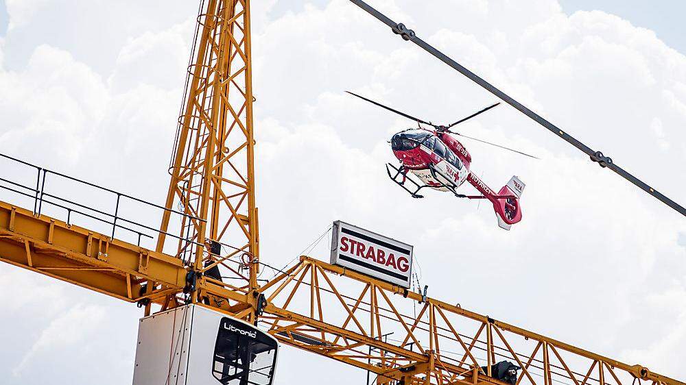 Der Hubschrauber war zur Bergung aus 65 Metern Höhe am Infineon-Gelände