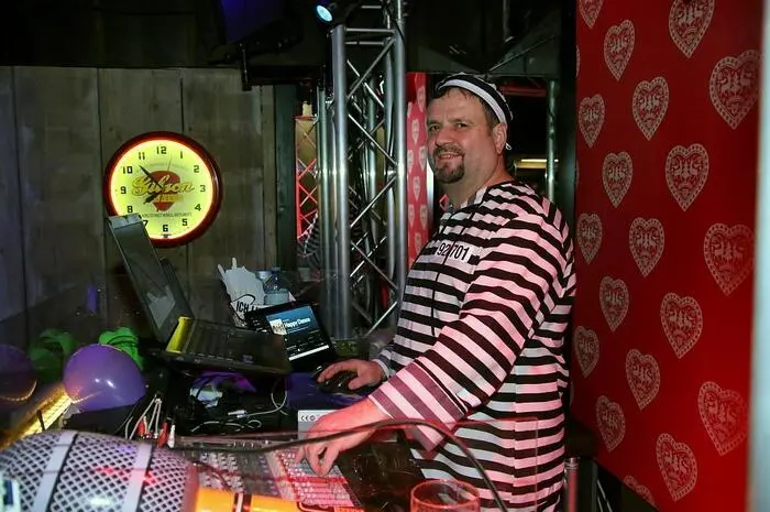 Bereits am Nachmittag gab es für die Kleinen einen Kinderfasching mit Kinderdisco. 