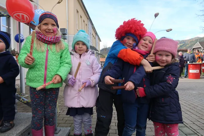 Die Kinder haben sich schon Gedanken wegen Faschingsverkleidungen gemacht.