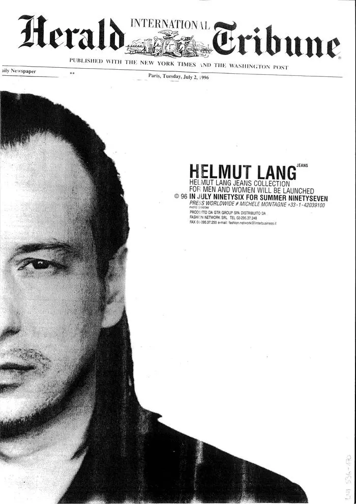 Helmut Lang, Schwarz-weiß-Kopie einer Umschlagwerbung für die Zeitung International Herald
Tribune, zur Ankündigung der Einführung der Helmut Lang Jeans-Produktlinie im Juli 1996