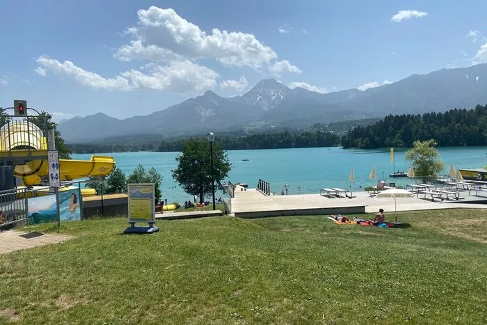 Panorama Beach Drobollach Strandbadstraße 61, 9580 Drobollach Eintritt frei Parkgebühr: 9,00 Euro pro Tag, 1,50 Euro pro Stunde; kein EintrittKabine: 180,00 Euro