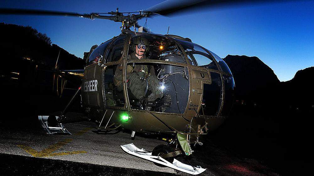 Hubschrauber im Nachteinsatz (Sujetfoto)