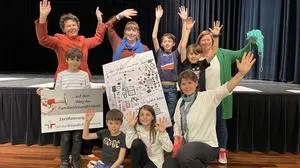 Gemeinsam mit Erika Krenn-Neuwirth, Auditorin und Prozessbegleitung, Jugendzentrum-Chefin Bettina Mackowski sowie Ursula Krotscheck und Beatrice Strohmaier von der Stadtgemeinde (v.l.n.r.) erarbeiteten Kinder Verbesserungsvorschläge für Feldbach