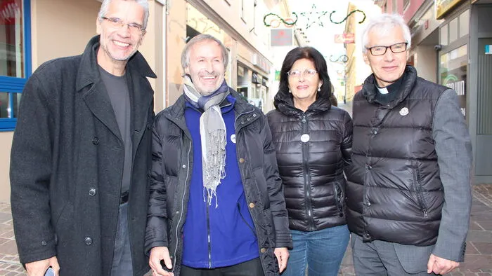 Die beiden Pfarrer Martin Müller und Kurt Udermann segneten die Räume.