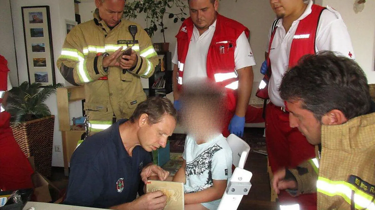 Der Bub konnte aus seiner misslichen Lage befreit werden