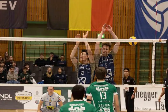 Die jungen Volleyballerinnen wurden vom Publikum gefeiert und sorgten für einen zusätzlichen Gänsehautmoment.  Ein Abend voller Emotionen, sportlicher Highlights und echter Europacup-Atmosphäre. 