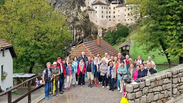 Auf der Heimreise schauten die Senioren bei der Höhlenburg Predjama vorbei
