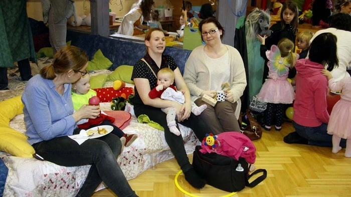 Am Faschingsdienstag feierte das Eltern-Kind-Zentrum Fürstenfeld im JUFA ausgelassen die Narrenzeit.
