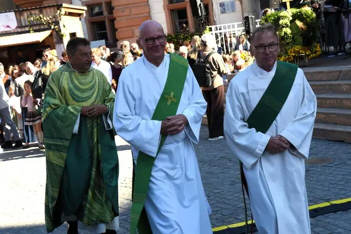 Tausende Besucher kamen und feierten mit